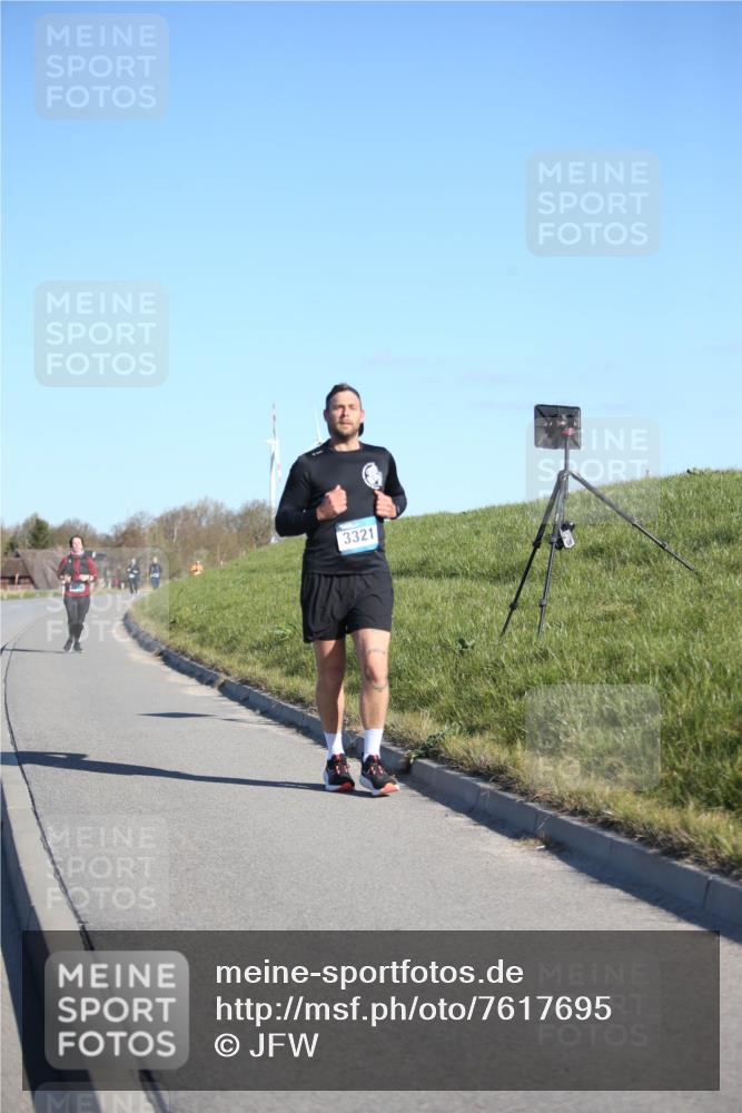 06.04.2025 - 44. Internationalen Wilhelmsburger Insellauf Jannik Wohlers http://msf.ph/oto/7617695 06.04.2025 09:44:15 Laufen 3321 meine-sportfotos.de