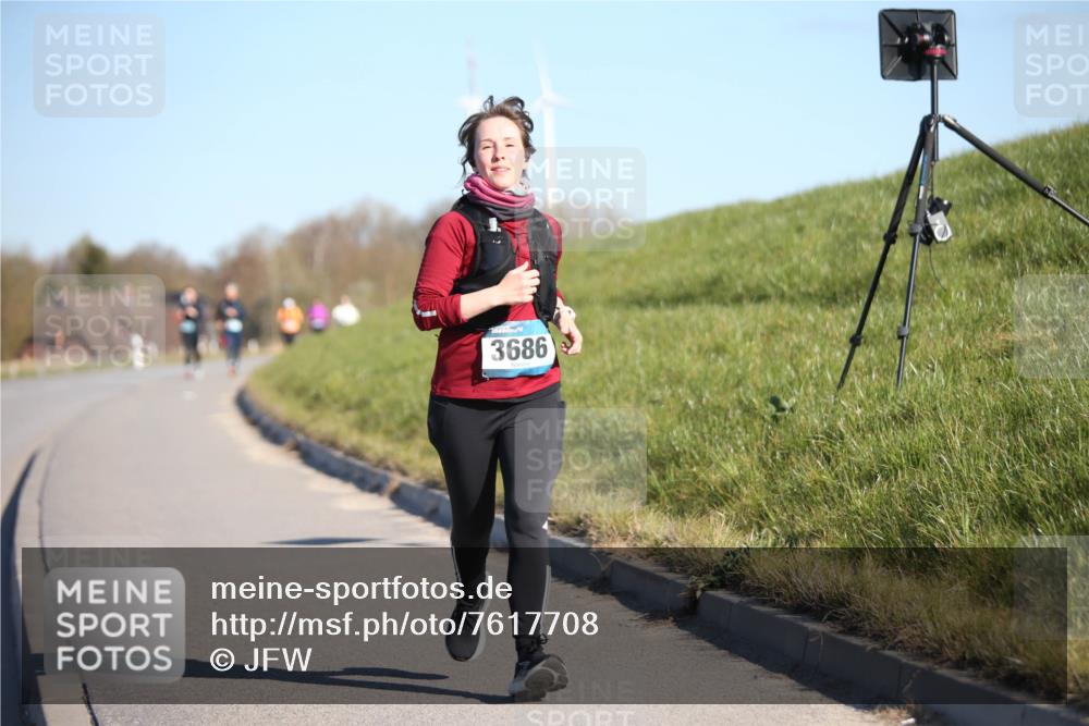 06.04.2025 - 44. Internationalen Wilhelmsburger Insellauf Jannik Wohlers http://msf.ph/oto/7617708 06.04.2025 09:44:23 Laufen 3686 meine-sportfotos.de