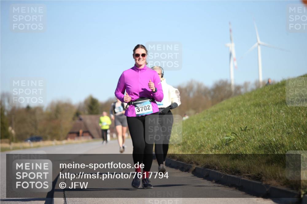 06.04.2025 - 44. Internationalen Wilhelmsburger Insellauf Jannik Wohlers http://msf.ph/oto/7617794 06.04.2025 09:45:02 Laufen 3702 meine-sportfotos.de