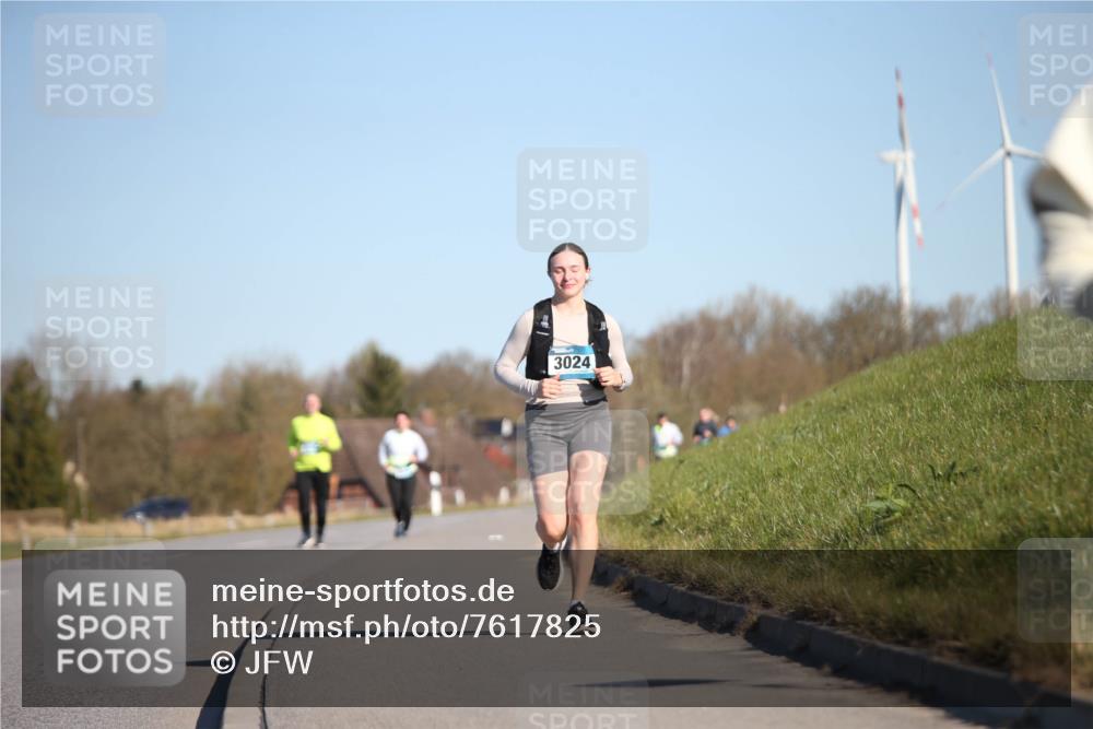 06.04.2025 - 44. Internationalen Wilhelmsburger Insellauf Jannik Wohlers http://msf.ph/oto/7617825 06.04.2025 09:45:08 Laufen 3024 meine-sportfotos.de