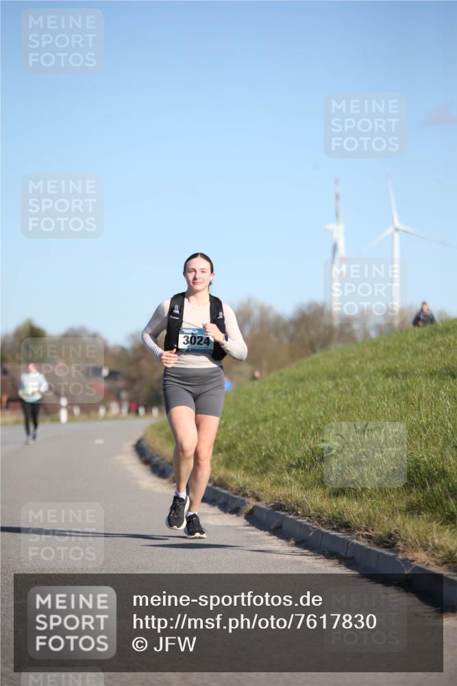 06.04.2025 - 44. Internationalen Wilhelmsburger Insellauf Jannik Wohlers http://msf.ph/oto/7617830 06.04.2025 09:45:09 Laufen 3024 meine-sportfotos.de