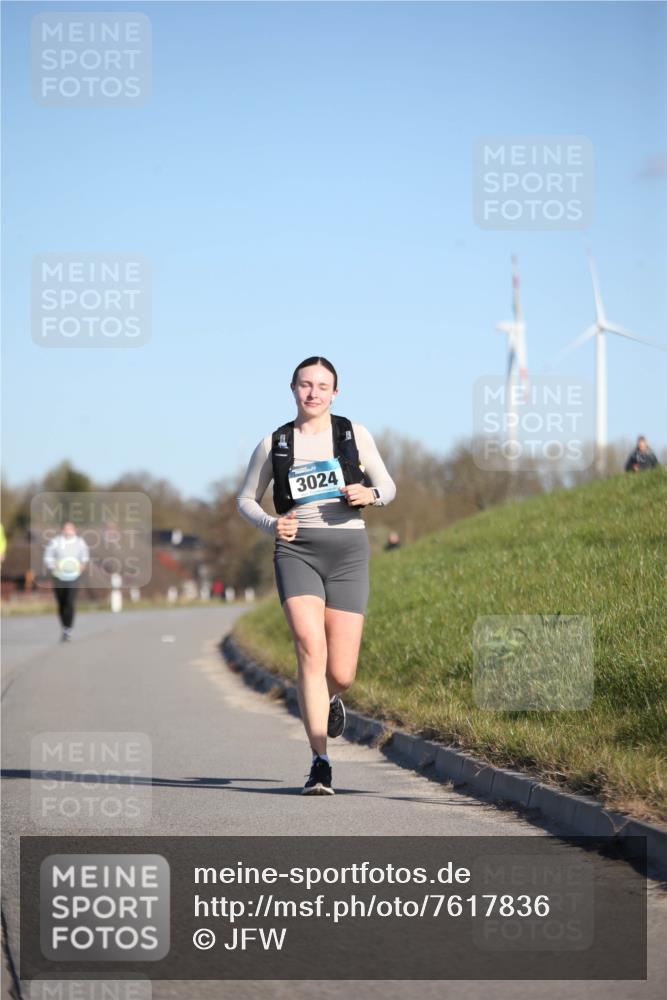 06.04.2025 - 44. Internationalen Wilhelmsburger Insellauf Jannik Wohlers http://msf.ph/oto/7617836 06.04.2025 09:45:10 Laufen 3024 meine-sportfotos.de