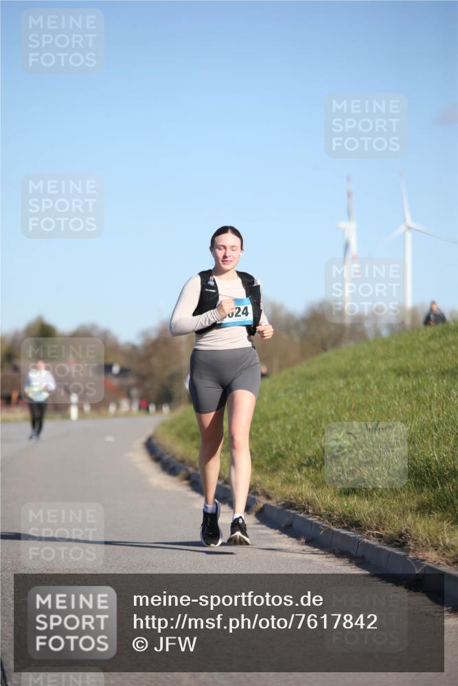06.04.2025 - 44. Internationalen Wilhelmsburger Insellauf Jannik Wohlers http://msf.ph/oto/7617842 06.04.2025 09:45:10 Laufen 24 meine-sportfotos.de