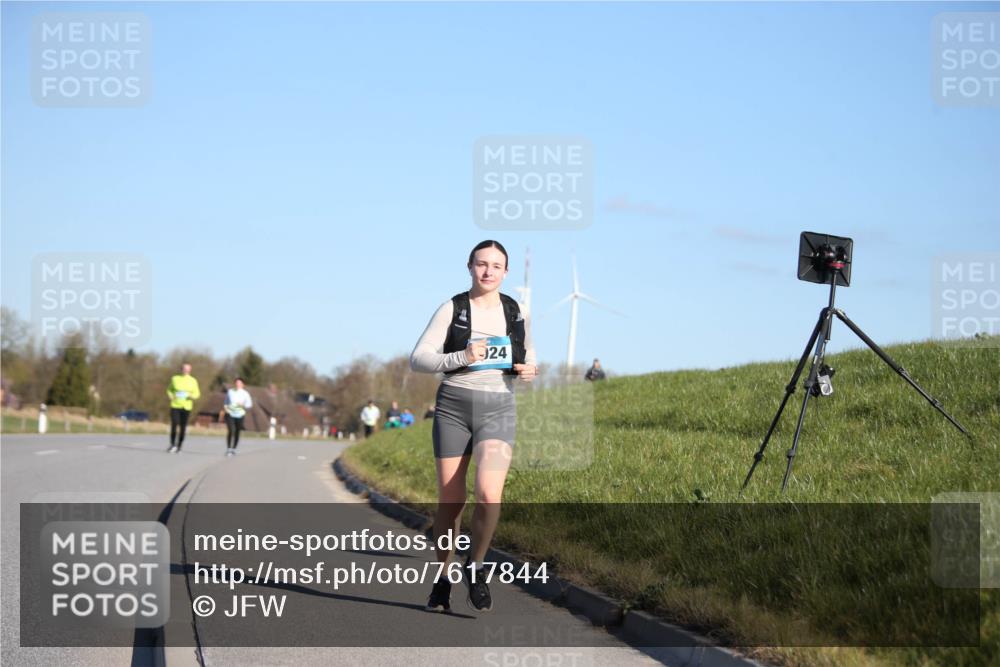 06.04.2025 - 44. Internationalen Wilhelmsburger Insellauf Jannik Wohlers http://msf.ph/oto/7617844 06.04.2025 09:45:11 Laufen 24 meine-sportfotos.de