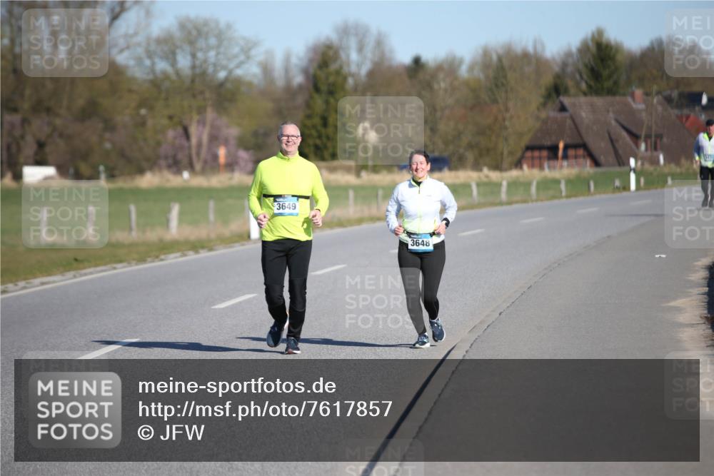 06.04.2025 - 44. Internationalen Wilhelmsburger Insellauf Jannik Wohlers http://msf.ph/oto/7617857 06.04.2025 09:45:18 Laufen 3649, 3648 meine-sportfotos.de