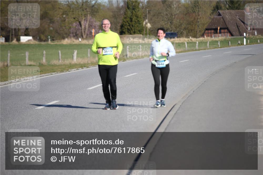 06.04.2025 - 44. Internationalen Wilhelmsburger Insellauf Jannik Wohlers http://msf.ph/oto/7617865 06.04.2025 09:45:19 Laufen 3649, 3648 meine-sportfotos.de