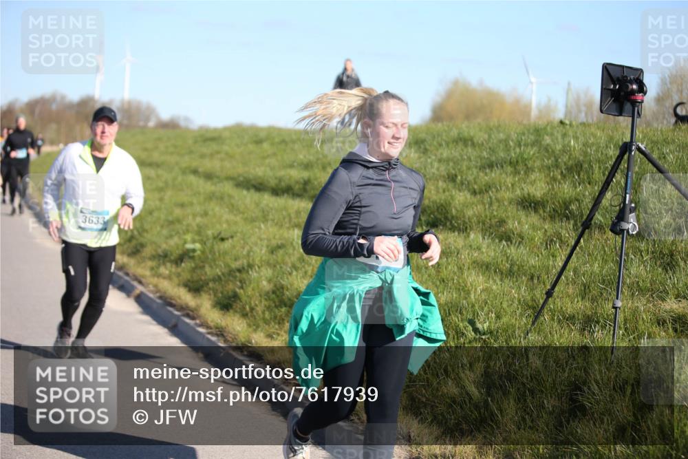 06.04.2025 - 44. Internationalen Wilhelmsburger Insellauf Jannik Wohlers http://msf.ph/oto/7617939 06.04.2025 09:45:46 Laufen 3633 meine-sportfotos.de