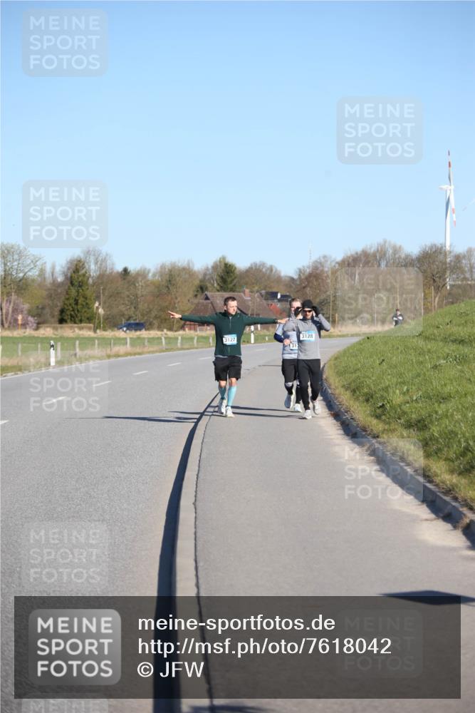 06.04.2025 - 44. Internationalen Wilhelmsburger Insellauf Jannik Wohlers http://msf.ph/oto/7618042 06.04.2025 09:46:02 Laufen 3127, 3128 meine-sportfotos.de