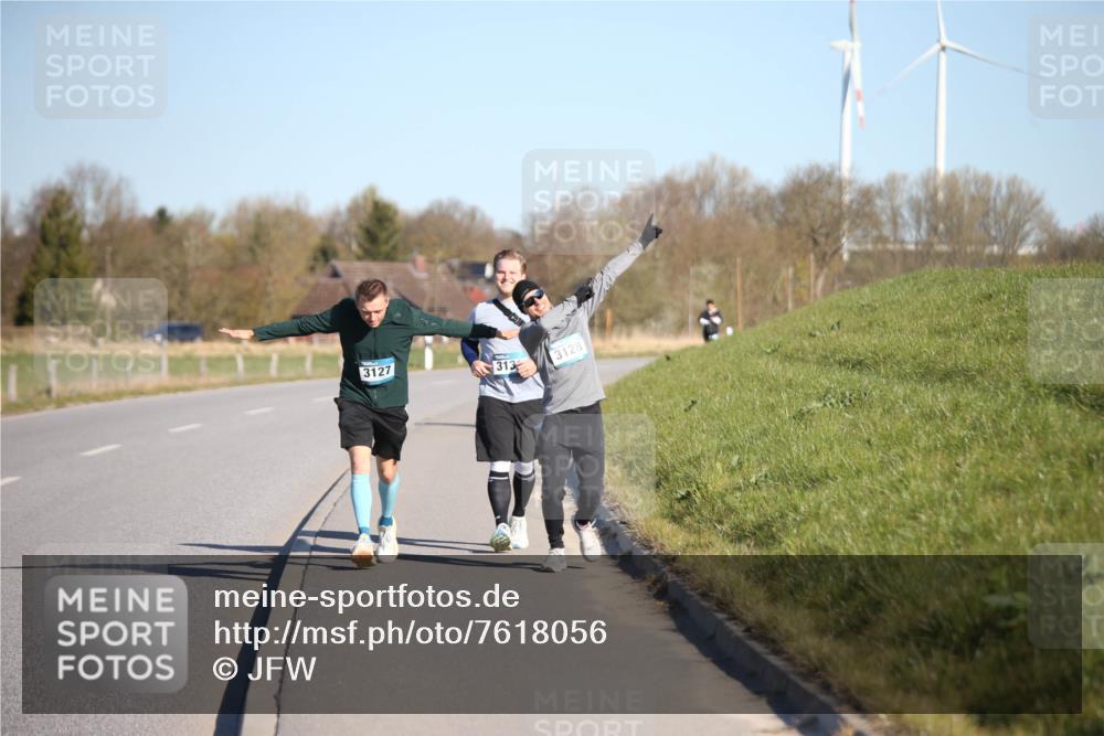 06.04.2025 - 44. Internationalen Wilhelmsburger Insellauf Jannik Wohlers http://msf.ph/oto/7618056 06.04.2025 09:46:04 Laufen 3127, 313, 3128 meine-sportfotos.de