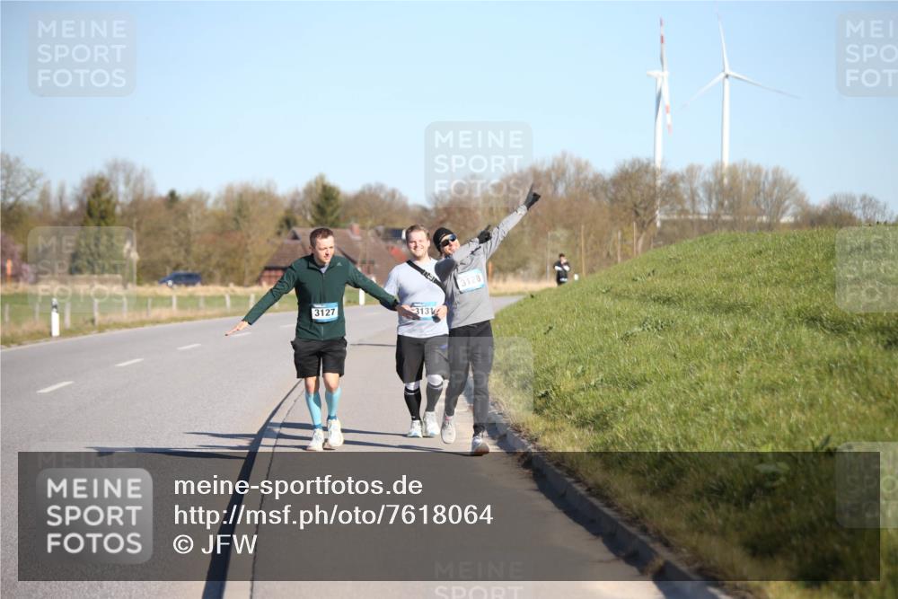 06.04.2025 - 44. Internationalen Wilhelmsburger Insellauf Jannik Wohlers http://msf.ph/oto/7618064 06.04.2025 09:46:04 Laufen 3127, 3131, 3128 meine-sportfotos.de
