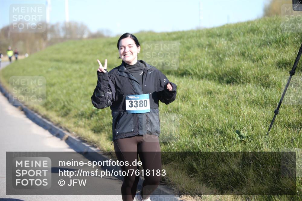 06.04.2025 - 44. Internationalen Wilhelmsburger Insellauf Jannik Wohlers http://msf.ph/oto/7618183 06.04.2025 09:46:24 Laufen 3380 meine-sportfotos.de
