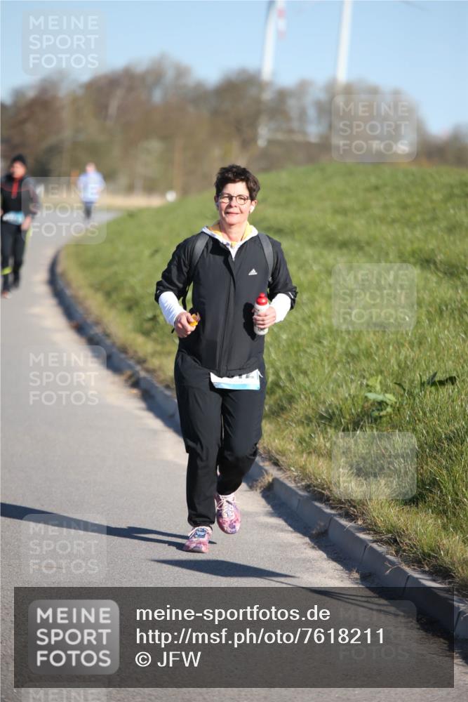 06.04.2025 - 44. Internationalen Wilhelmsburger Insellauf Jannik Wohlers http://msf.ph/oto/7618211 06.04.2025 09:46:49 Laufen  meine-sportfotos.de