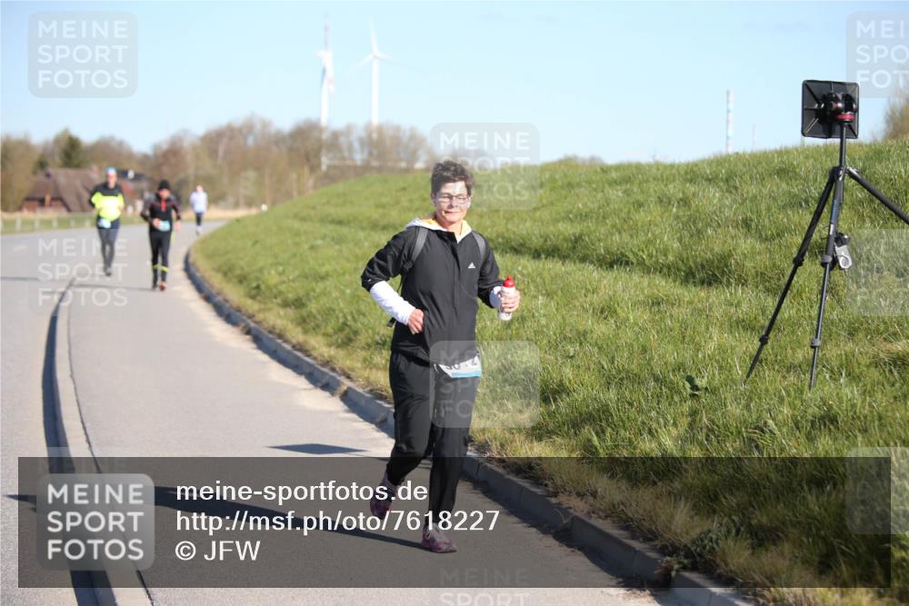 06.04.2025 - 44. Internationalen Wilhelmsburger Insellauf Jannik Wohlers http://msf.ph/oto/7618227 06.04.2025 09:46:51 Laufen  meine-sportfotos.de