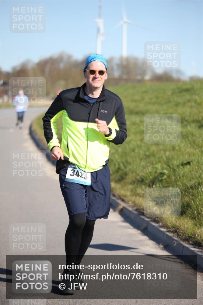 06.04.2025 - 44. Internationalen Wilhelmsburger Insellauf Jannik Wohlers http://msf.ph/oto/7618310 06.04.2025 09:47:04 Laufen 3423 meine-sportfotos.de
