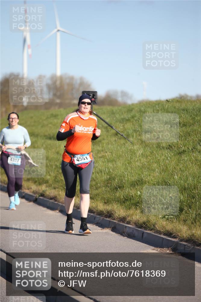 06.04.2025 - 44. Internationalen Wilhelmsburger Insellauf Jannik Wohlers http://msf.ph/oto/7618369 06.04.2025 09:48:16 Laufen 4317, 4551 meine-sportfotos.de