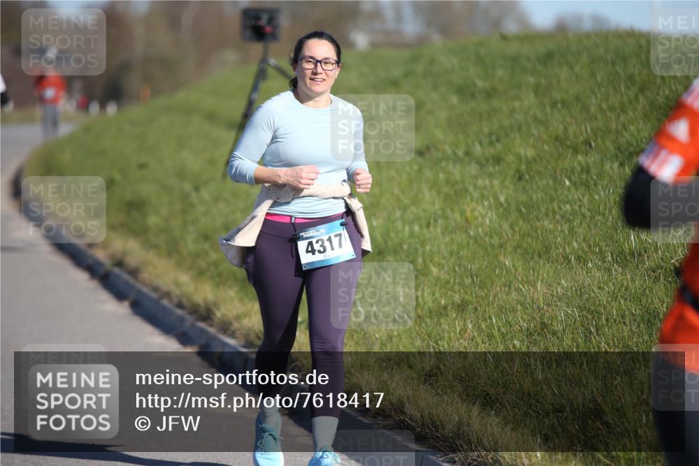 06.04.2025 - 44. Internationalen Wilhelmsburger Insellauf Jannik Wohlers http://msf.ph/oto/7618417 06.04.2025 09:48:22 Laufen 4317 meine-sportfotos.de