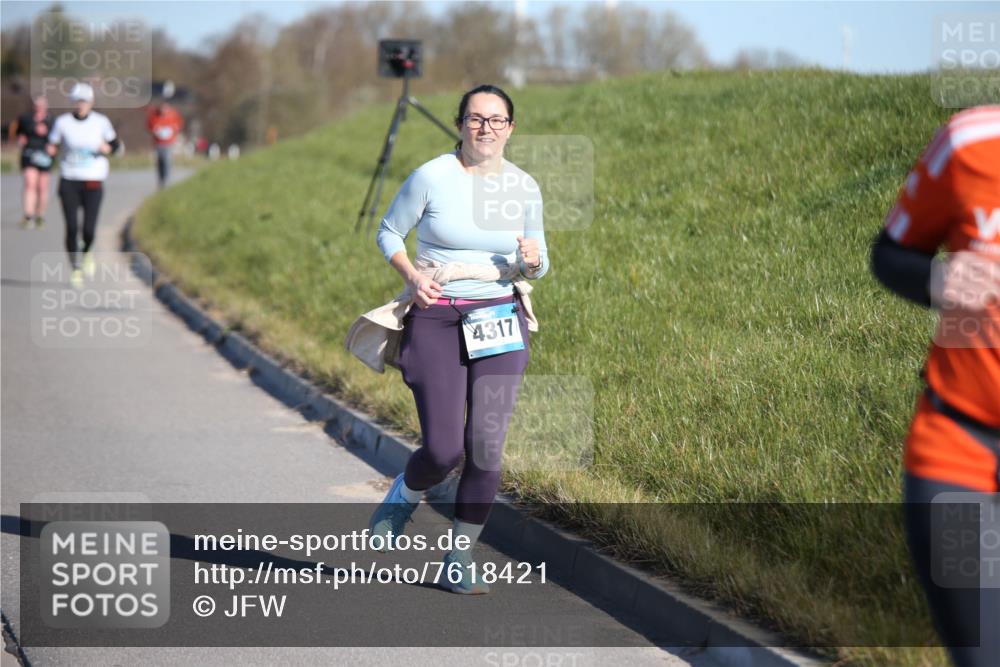 06.04.2025 - 44. Internationalen Wilhelmsburger Insellauf Jannik Wohlers http://msf.ph/oto/7618421 06.04.2025 09:48:22 Laufen 4317 meine-sportfotos.de
