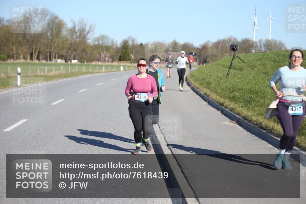 06.04.2025 - 44. Internationalen Wilhelmsburger Insellauf Jannik Wohlers http://msf.ph/oto/7618439 06.04.2025 09:48:23 Laufen 4309, 4317 meine-sportfotos.de