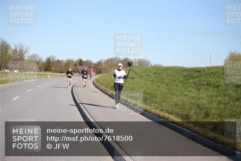 06.04.2025 - 44. Internationalen Wilhelmsburger Insellauf Jannik Wohlers http://msf.ph/oto/7618500 06.04.2025 09:48:29 Laufen 3180 meine-sportfotos.de