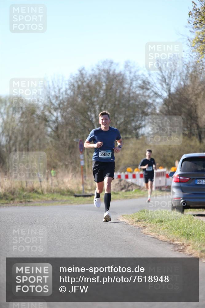 06.04.2025 - 44. Internationalen Wilhelmsburger Insellauf Jannik Wohlers http://msf.ph/oto/7618948 06.04.2025 09:59:32 Laufen 3457 meine-sportfotos.de