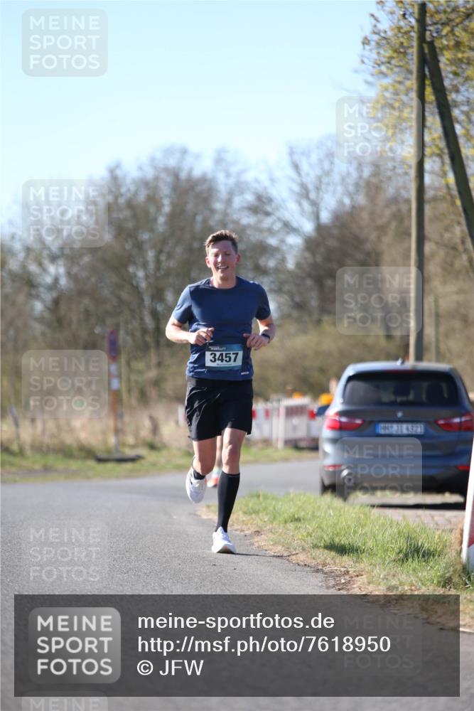 06.04.2025 - 44. Internationalen Wilhelmsburger Insellauf Jannik Wohlers http://msf.ph/oto/7618950 06.04.2025 09:59:33 Laufen 3457 meine-sportfotos.de