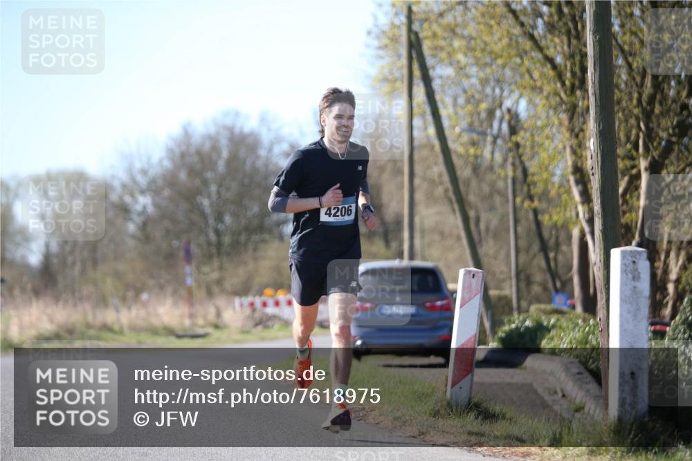 06.04.2025 - 44. Internationalen Wilhelmsburger Insellauf Jannik Wohlers http://msf.ph/oto/7618975 06.04.2025 09:59:42 Laufen 4206 meine-sportfotos.de
