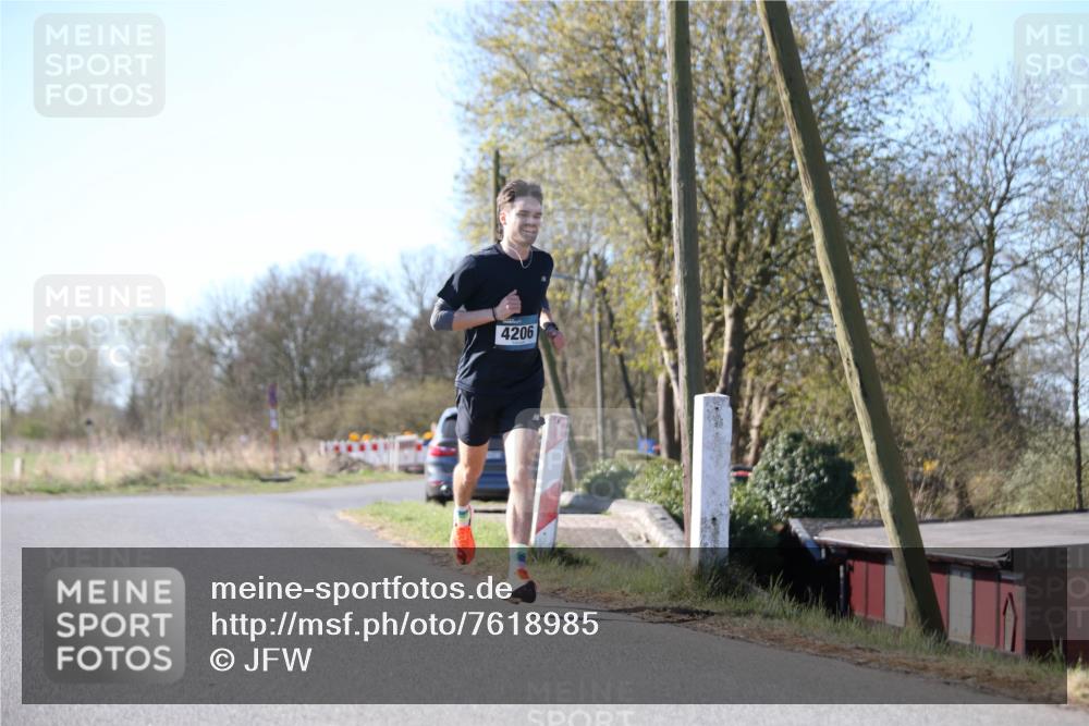 06.04.2025 - 44. Internationalen Wilhelmsburger Insellauf Jannik Wohlers http://msf.ph/oto/7618985 06.04.2025 09:59:42 Laufen 4206 meine-sportfotos.de