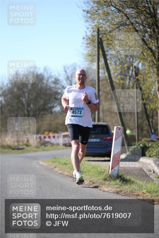 06.04.2025 - 44. Internationalen Wilhelmsburger Insellauf Jannik Wohlers http://msf.ph/oto/7619007 06.04.2025 09:59:58 Laufen 4572 meine-sportfotos.de