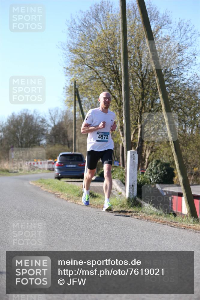 06.04.2025 - 44. Internationalen Wilhelmsburger Insellauf Jannik Wohlers http://msf.ph/oto/7619021 06.04.2025 09:59:59 Laufen 4572 meine-sportfotos.de