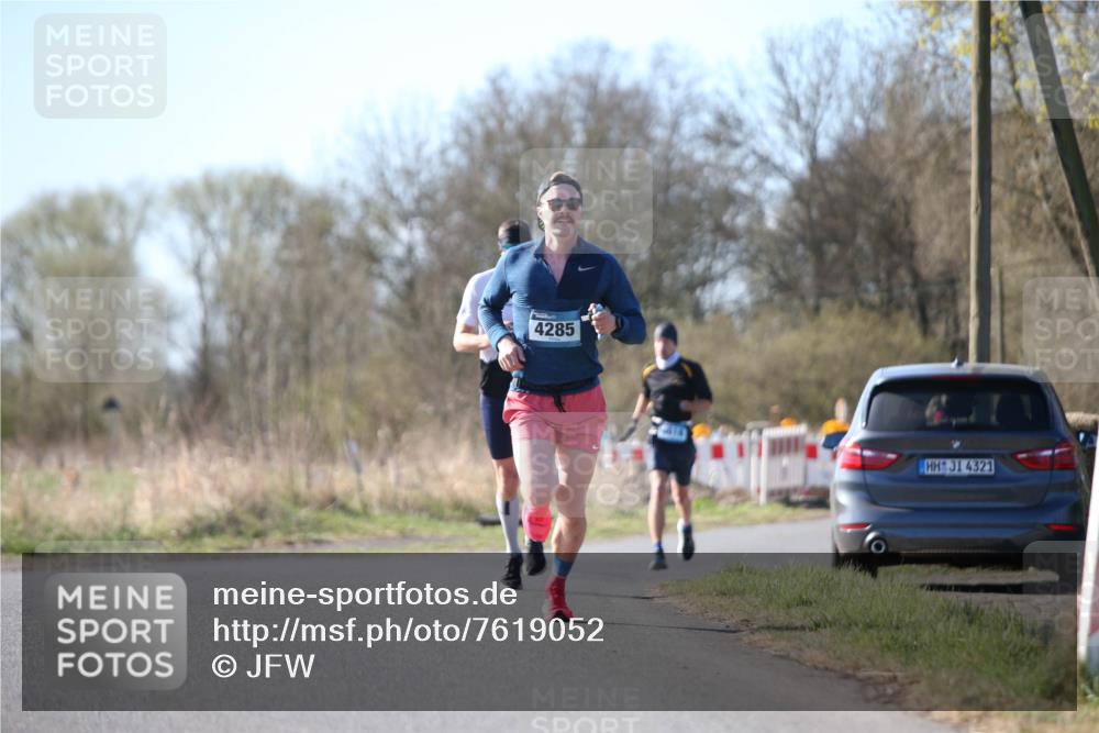 06.04.2025 - 44. Internationalen Wilhelmsburger Insellauf Jannik Wohlers http://msf.ph/oto/7619052 06.04.2025 10:00:28 Laufen 4285, 4321 meine-sportfotos.de