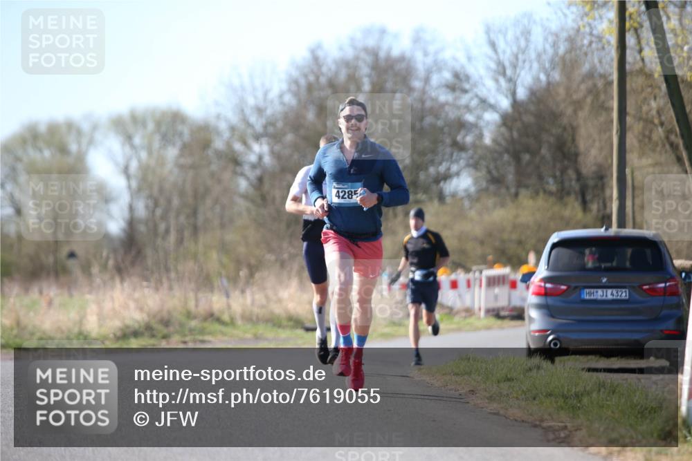 06.04.2025 - 44. Internationalen Wilhelmsburger Insellauf Jannik Wohlers http://msf.ph/oto/7619055 06.04.2025 10:00:28 Laufen 4285, 4321 meine-sportfotos.de