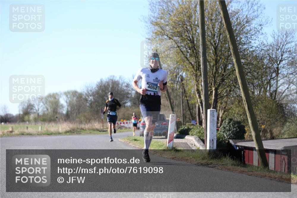 06.04.2025 - 44. Internationalen Wilhelmsburger Insellauf Jannik Wohlers http://msf.ph/oto/7619098 06.04.2025 10:00:33 Laufen 4052 meine-sportfotos.de