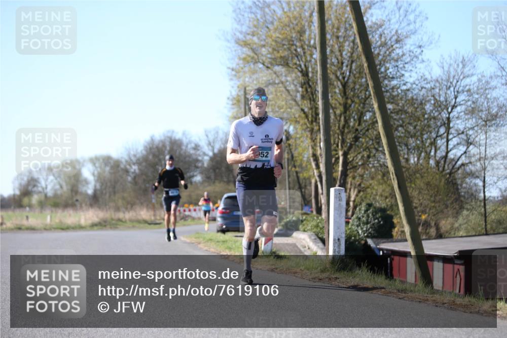 06.04.2025 - 44. Internationalen Wilhelmsburger Insellauf Jannik Wohlers http://msf.ph/oto/7619106 06.04.2025 10:00:33 Laufen 52 meine-sportfotos.de