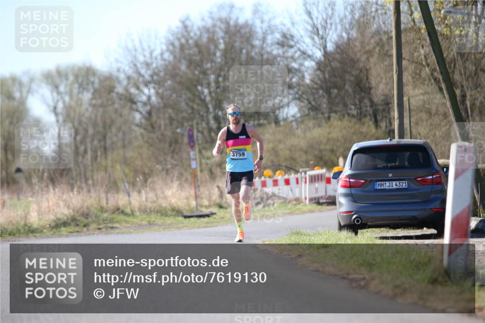 06.04.2025 - 44. Internationalen Wilhelmsburger Insellauf Jannik Wohlers http://msf.ph/oto/7619130 06.04.2025 10:00:38 Laufen 226, 3759, 4321 meine-sportfotos.de