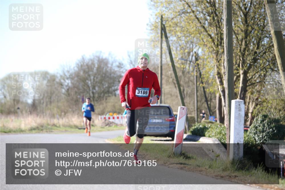 06.04.2025 - 44. Internationalen Wilhelmsburger Insellauf Jannik Wohlers http://msf.ph/oto/7619165 06.04.2025 10:01:05 Laufen 3189 meine-sportfotos.de