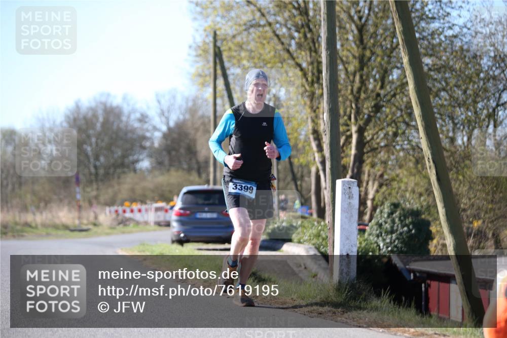 06.04.2025 - 44. Internationalen Wilhelmsburger Insellauf Jannik Wohlers http://msf.ph/oto/7619195 06.04.2025 10:01:15 Laufen 3399 meine-sportfotos.de
