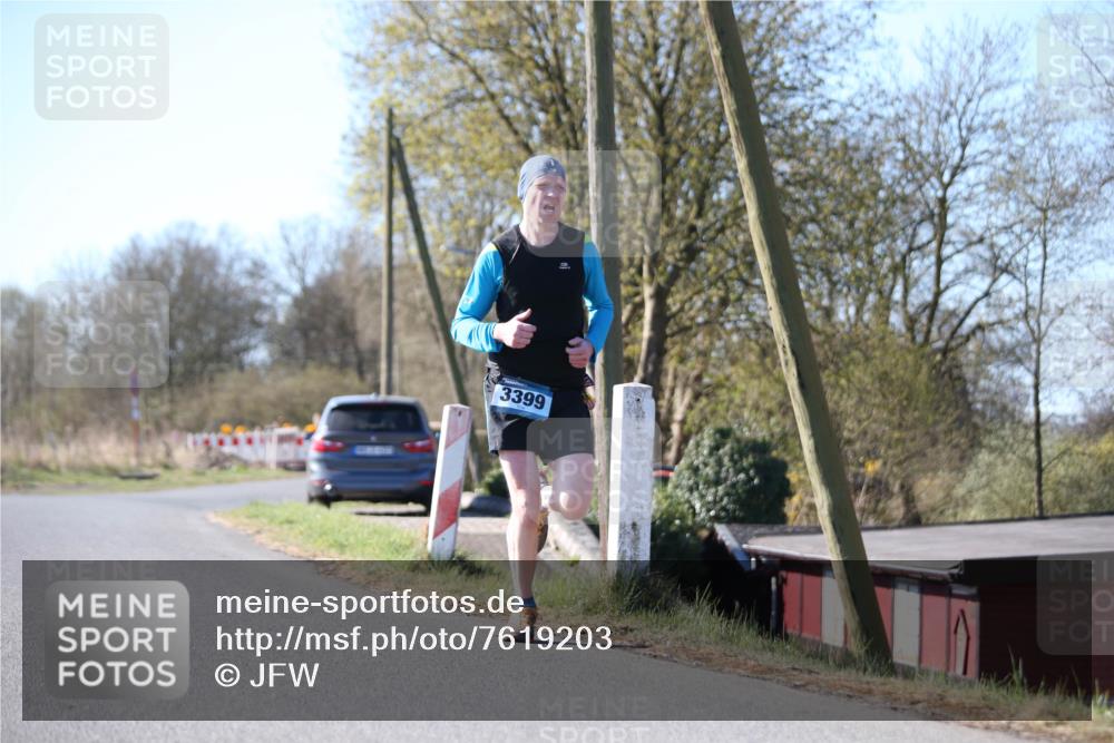 06.04.2025 - 44. Internationalen Wilhelmsburger Insellauf Jannik Wohlers http://msf.ph/oto/7619203 06.04.2025 10:01:16 Laufen 3399 meine-sportfotos.de