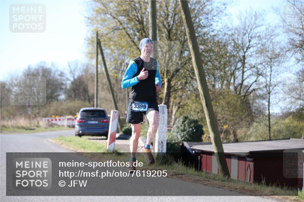 06.04.2025 - 44. Internationalen Wilhelmsburger Insellauf Jannik Wohlers http://msf.ph/oto/7619205 06.04.2025 10:01:16 Laufen 3399 meine-sportfotos.de