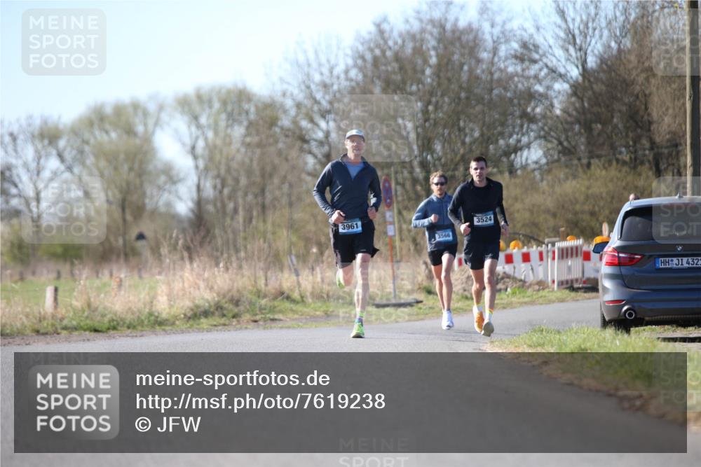 06.04.2025 - 44. Internationalen Wilhelmsburger Insellauf Jannik Wohlers http://msf.ph/oto/7619238 06.04.2025 10:01:34 Laufen 3961, 3566, 3524, 432 meine-sportfotos.de