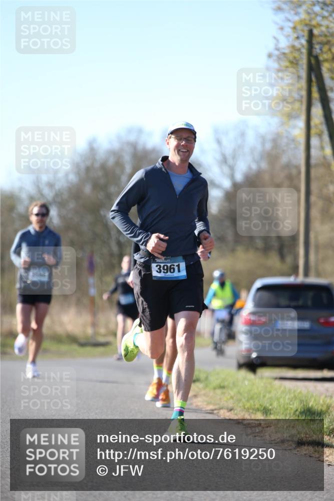 06.04.2025 - 44. Internationalen Wilhelmsburger Insellauf Jannik Wohlers http://msf.ph/oto/7619250 06.04.2025 10:01:39 Laufen 3961 meine-sportfotos.de