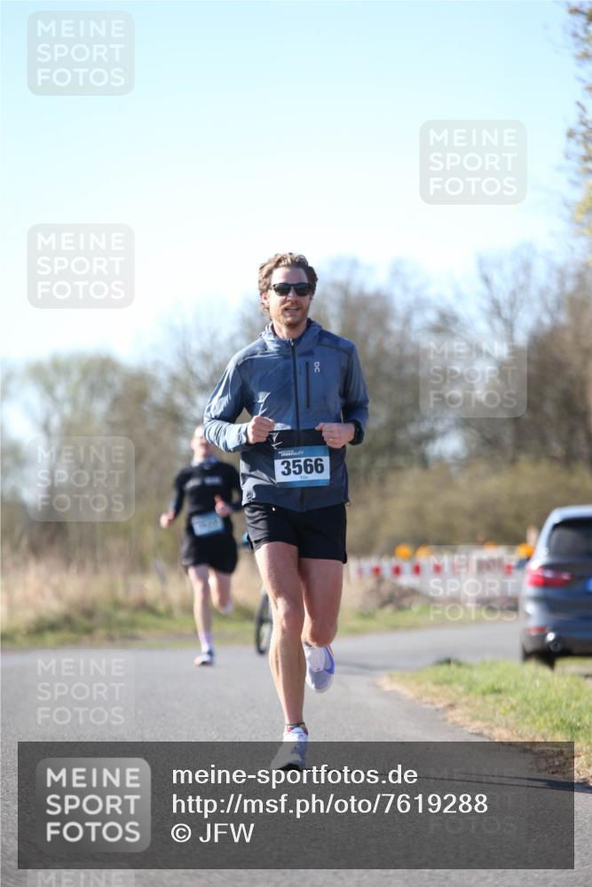 06.04.2025 - 44. Internationalen Wilhelmsburger Insellauf Jannik Wohlers http://msf.ph/oto/7619288 06.04.2025 10:01:42 Laufen 3566 meine-sportfotos.de