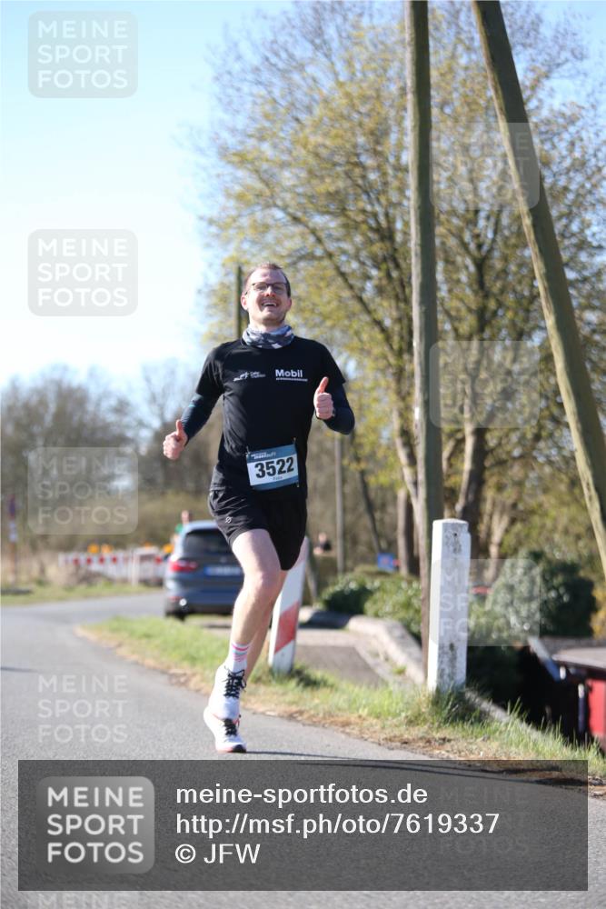 06.04.2025 - 44. Internationalen Wilhelmsburger Insellauf Jannik Wohlers http://msf.ph/oto/7619337 06.04.2025 10:01:47 Laufen 3522 meine-sportfotos.de