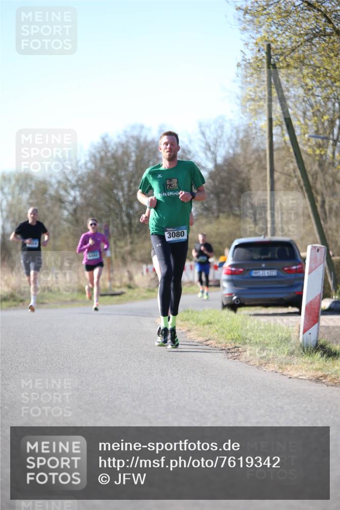 06.04.2025 - 44. Internationalen Wilhelmsburger Insellauf Jannik Wohlers http://msf.ph/oto/7619342 06.04.2025 10:01:58 Laufen 3080 meine-sportfotos.de