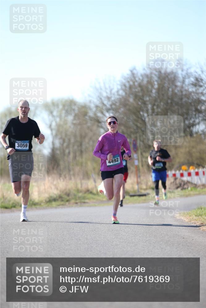 06.04.2025 - 44. Internationalen Wilhelmsburger Insellauf Jannik Wohlers http://msf.ph/oto/7619369 06.04.2025 10:02:01 Laufen 3059, 4492 meine-sportfotos.de