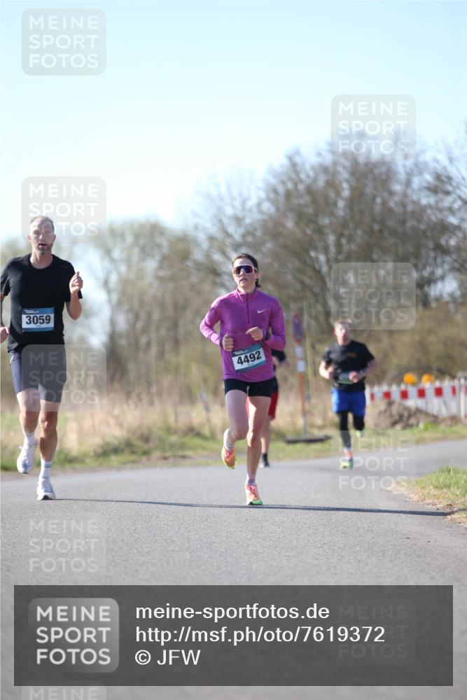 06.04.2025 - 44. Internationalen Wilhelmsburger Insellauf Jannik Wohlers http://msf.ph/oto/7619372 06.04.2025 10:02:01 Laufen 3059, 4492 meine-sportfotos.de