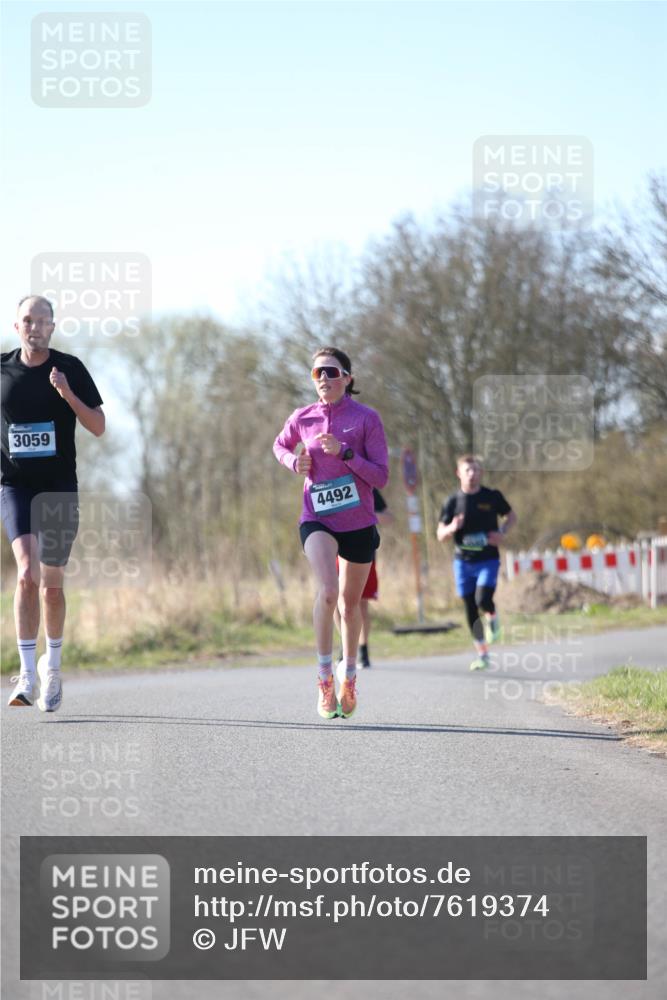 06.04.2025 - 44. Internationalen Wilhelmsburger Insellauf Jannik Wohlers http://msf.ph/oto/7619374 06.04.2025 10:02:01 Laufen 3059, 4492 meine-sportfotos.de