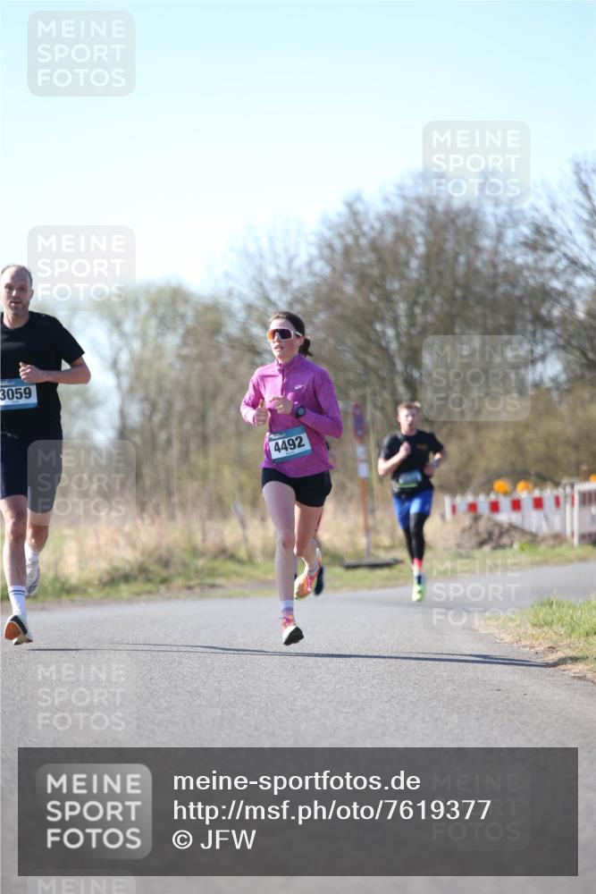 06.04.2025 - 44. Internationalen Wilhelmsburger Insellauf Jannik Wohlers http://msf.ph/oto/7619377 06.04.2025 10:02:01 Laufen 3059, 4492 meine-sportfotos.de