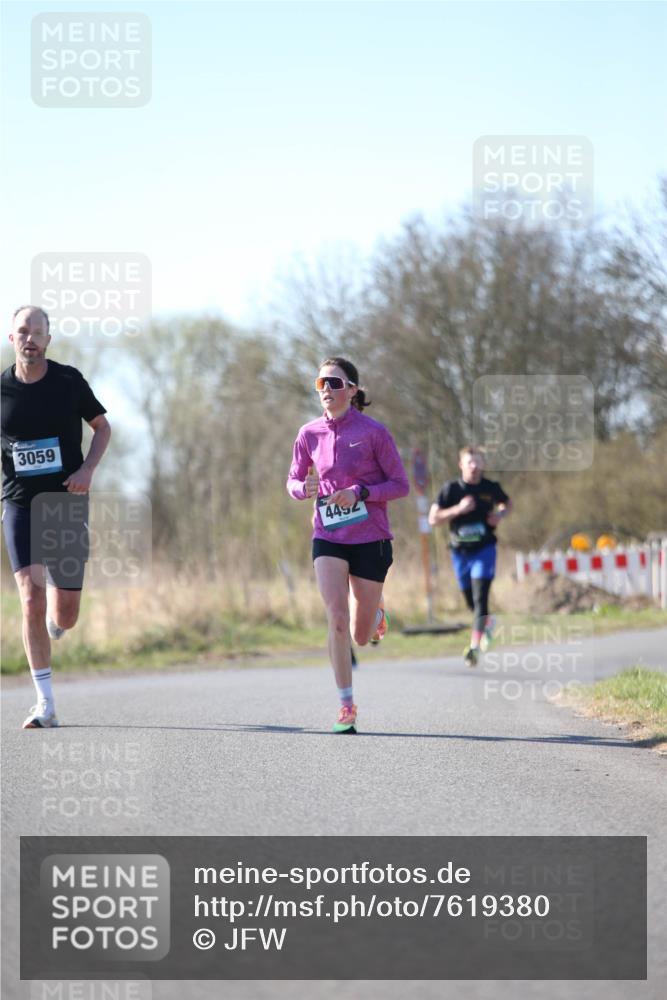 06.04.2025 - 44. Internationalen Wilhelmsburger Insellauf Jannik Wohlers http://msf.ph/oto/7619380 06.04.2025 10:02:01 Laufen 3059, 4452 meine-sportfotos.de
