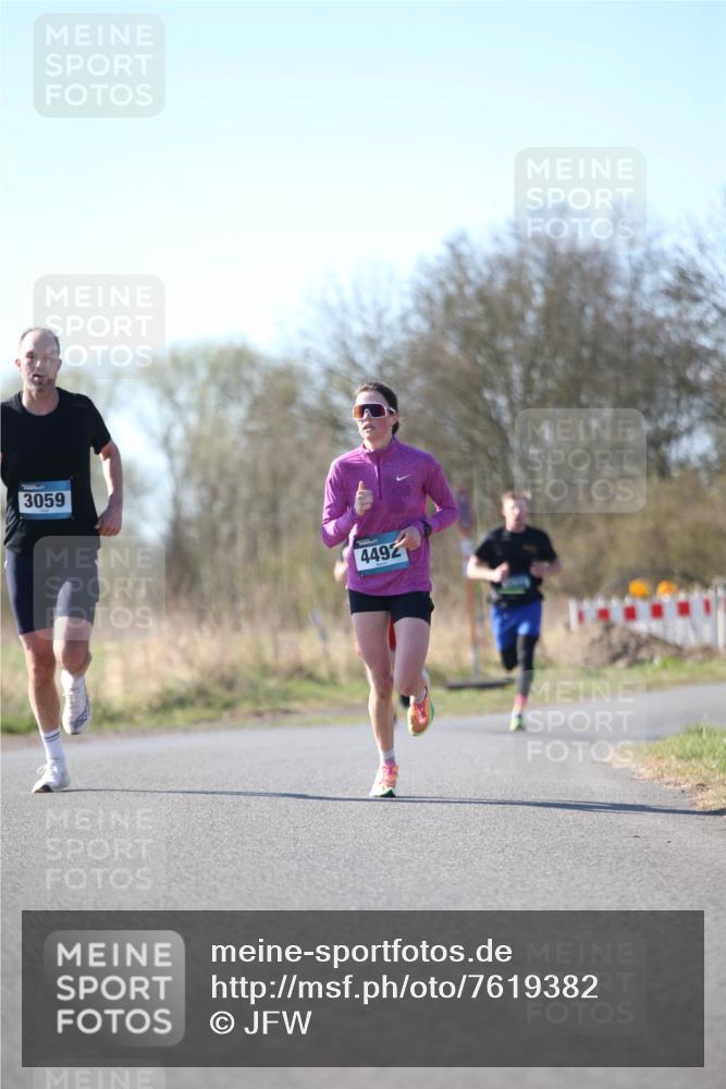 06.04.2025 - 44. Internationalen Wilhelmsburger Insellauf Jannik Wohlers http://msf.ph/oto/7619382 06.04.2025 10:02:01 Laufen 3059, 4492 meine-sportfotos.de