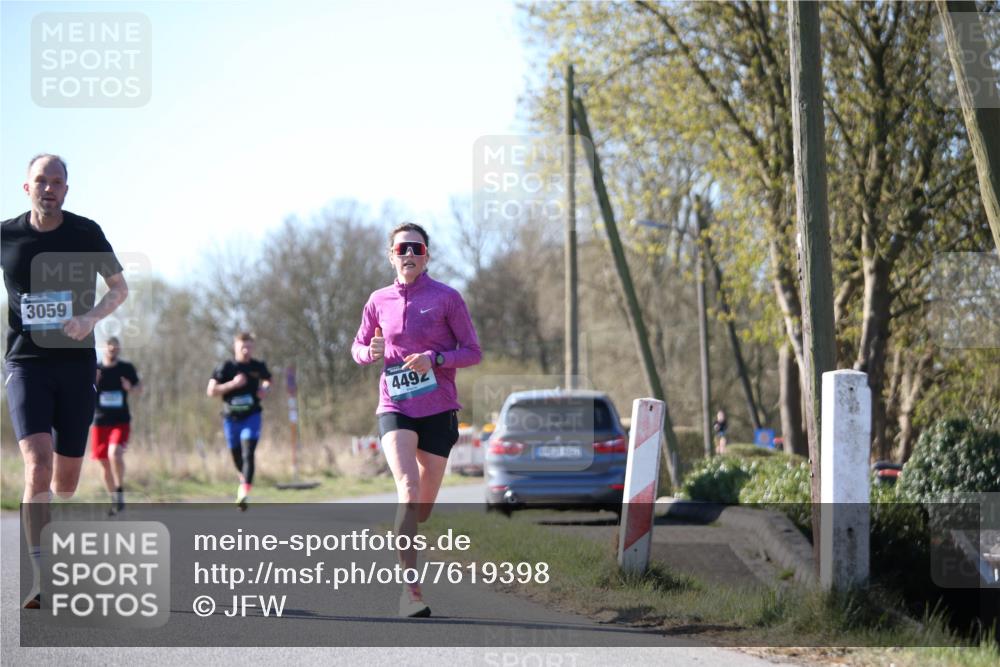 06.04.2025 - 44. Internationalen Wilhelmsburger Insellauf Jannik Wohlers http://msf.ph/oto/7619398 06.04.2025 10:02:03 Laufen 3059, 4492 meine-sportfotos.de